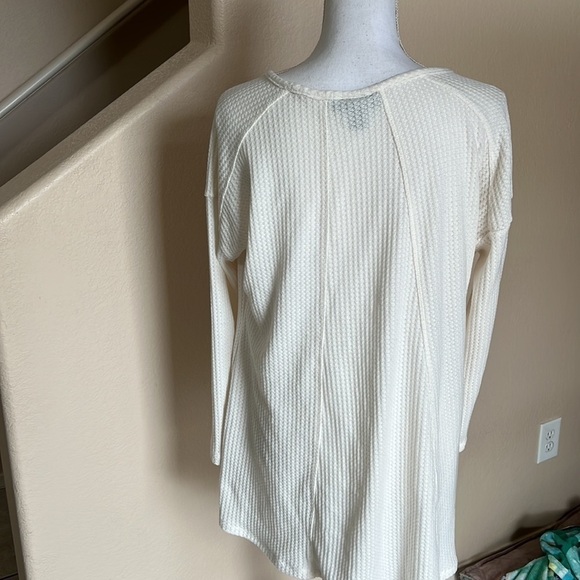 A pea in the pod waffle knit top - Picture 3 of 4